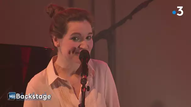 Liz Van Deuq : 'Le coeur' en live pour le concert Backstage