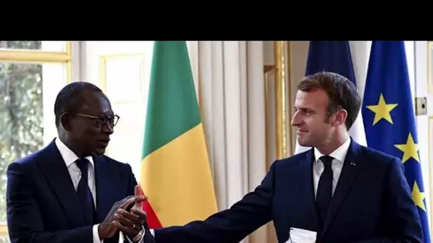 En visite au Bénin, Emmanuel Macron compare la Russie à une puissance coloniale