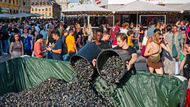 Braderie de Lille : les visiteurs se bousculent pour profiter de bonnes affaires et des moules fr…