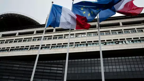 L'agence de notation Fitch place la note de la France sous «perspective négative» et inquiète les…