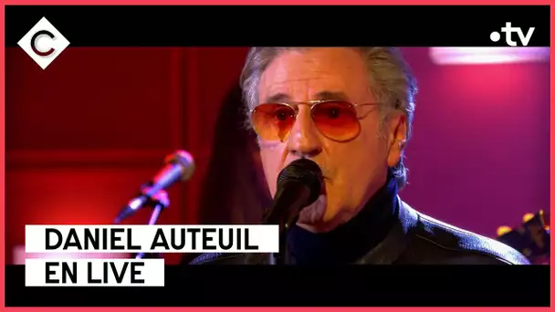 Daniel Auteuil  en live sur la scène de C à vous - 16/03/2023