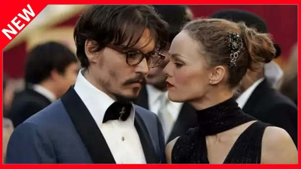 ✅  Vanessa Paradis : ses échanges privés avec Johnny Depp bientôt révélés ?