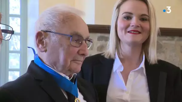 Robert Hébras, dernier survivant du massacre d'Oradour-Sur-Glane, décoré par Emmanuel Macron