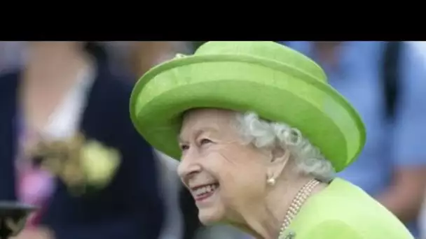 Elizabeth II angoissée : ce nouveau livre sur la couronne qui ne va pas lui plaire