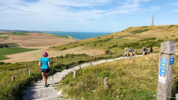 Côte d'Opale : les touristes s'adonnent à la randonnée pour découvrir «un des coins les plus symp…