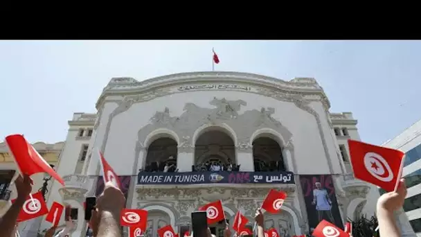 En Tunisie, des centaines de personnes célèbrent leur championne Ons Jabeur • FRANCE 24