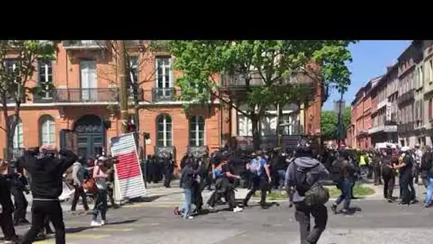 Manifestation des Gilets jaunes : les forces de l&#039;ordre repoussent les manifestants