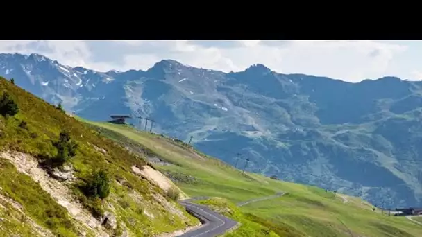 EN DIRECT - Tour de France : le redoutable col de la Loze au programme de cette 17e étape