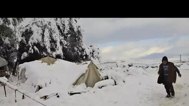 Déplacés syriens : entre tempêtes de neige et combats incessants