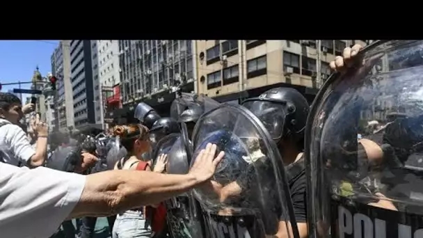 Argentine : recours et manifestation contre le "méga-décret" du président Javier Milei