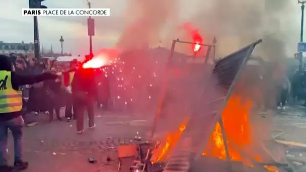 Les images des manifestations Place de la Concorde et en France après l'utilisation du 49.3