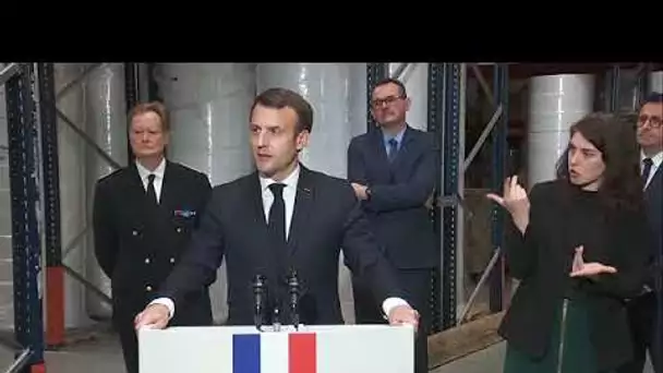 Coronavirus: le discours de Macron à l'usine de masques de Kolmi-Hopen