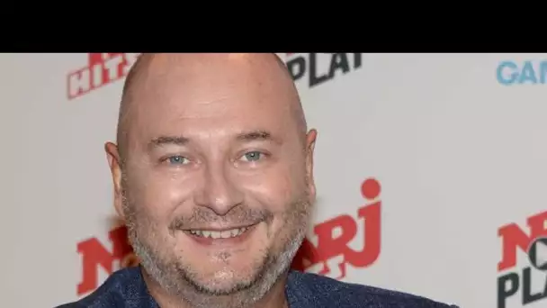 Cauet a retrouvé l'amour, l'animateur se confie sur sa famille recomposée