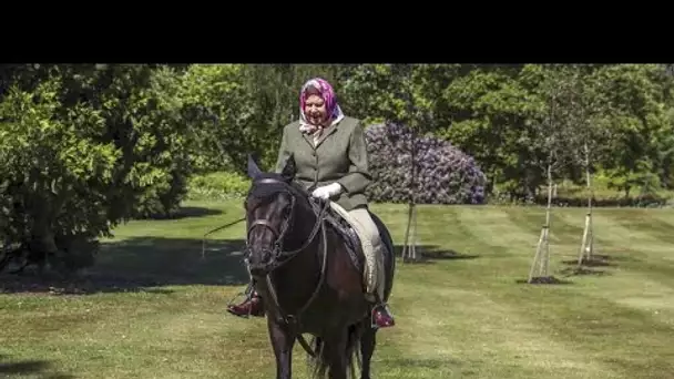 Covid-19 : Elizabeth II réapparaît à Windsor, chevauchant un poney