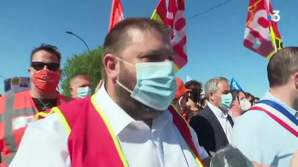 MCA Maubeuge : des milliers de personnes manifestent contre le plan d'économies annoncé par Renault