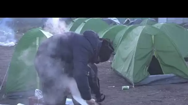 L'attente des migrants iraniens à Calais, aux portes du Royaume-Uni