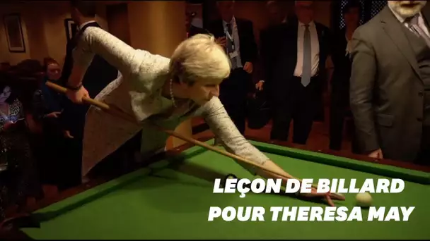 Theresa May défiée par Giuseppe Conte au billard