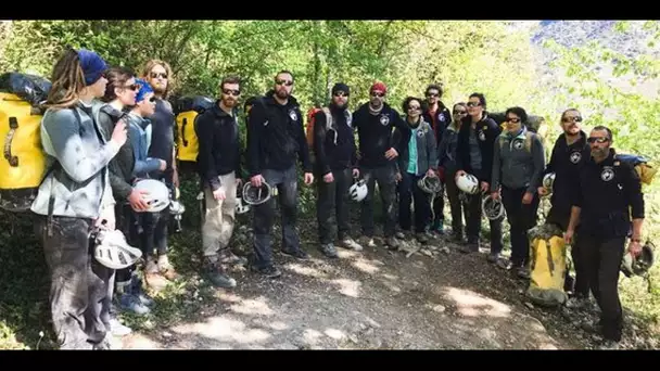 Après 40 jours dans une grotte, les 15 volontaires de "Deep Time" de retour à la surface