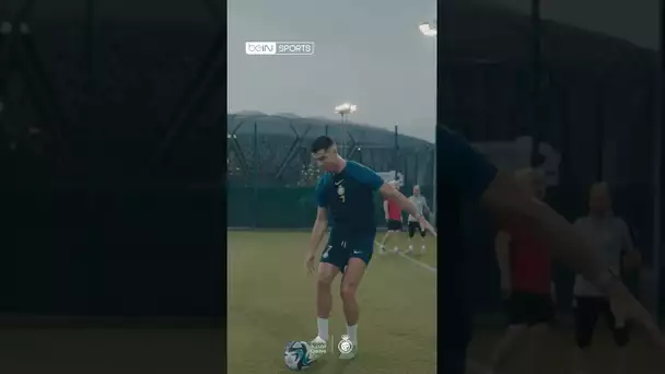 👀🔥 Quand Cristiano Ronaldo s'improvise professeur de skills ! #shorts