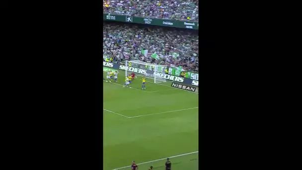 Tremendo golazo de ESPALDAS de GUIDO 😮 #shorts