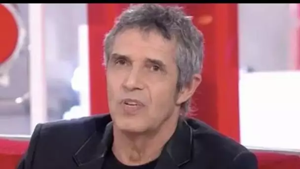 Julien Clerc "chiant", "désagréable", "difficile" : dans "Vivement dimanche", les...