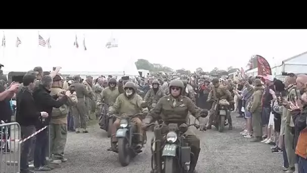 Le défilé de motos de la Seconde Guerre mondiale célèbre l'anniversaire du jour J