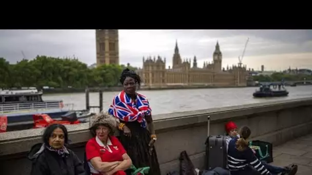 Exposition du cercueil d'Elizabeth II : l'attente a déjà commencé pour voir la reine