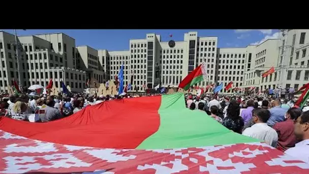 Bélarus : partisans du pouvoir et de l'opposition manifestent à Minsk