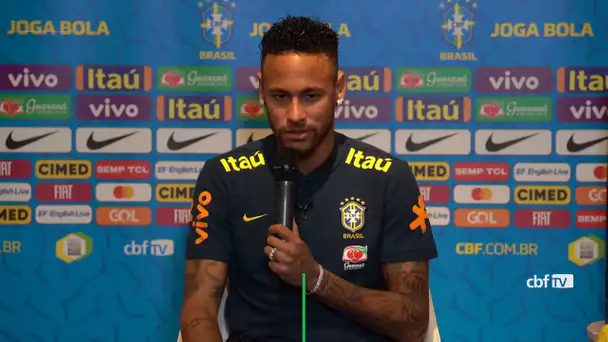 Brésil - Neymar : "Je me sens heureux et à l'aise au PSG"