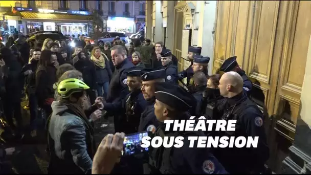 Macron évacué du théâtre des Bouffes du Nord