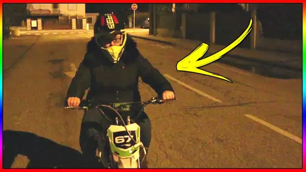 LIA TEST LA MOTO CROSS DE MOMO ELLE EN FAIT POUR LA PREMIÈRE FOIS