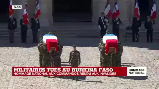 Hommage national aux deux commandos : l'arrivée des cercueils dans la cour des Invalides