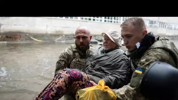 Inondations en Ukraine : les sauveteurs bravent les dangers pour évacuer les civils à Kherson