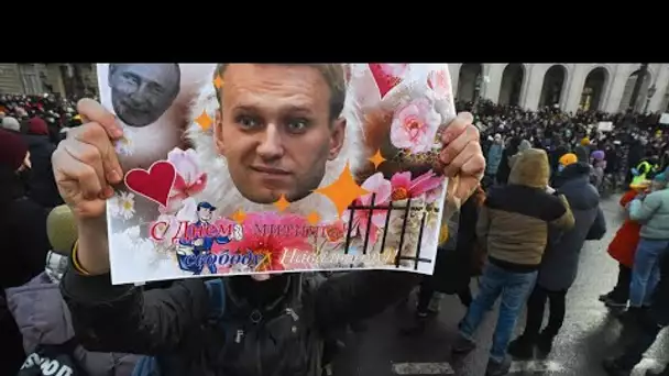 L'opposant russe Alexeï Navalny au tribunal, une incarcération durable en toile de fond