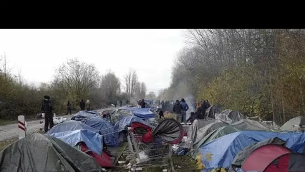 Dans les camps, les exilés attendent de pouvoir tenter la traversée de la Manche