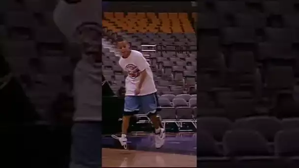 ⏪👀 Young Stephen & Seth Curry hoopin' at the Raptors’ arena.