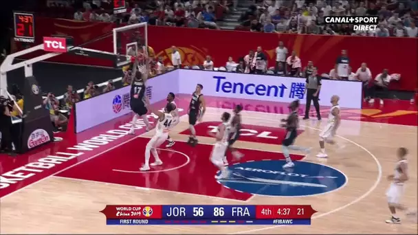 Coupe du Monde de Basket-Ball FIBA 2019 - Alley-oop splendide de Paul Lacombe pour Vincent Poirier