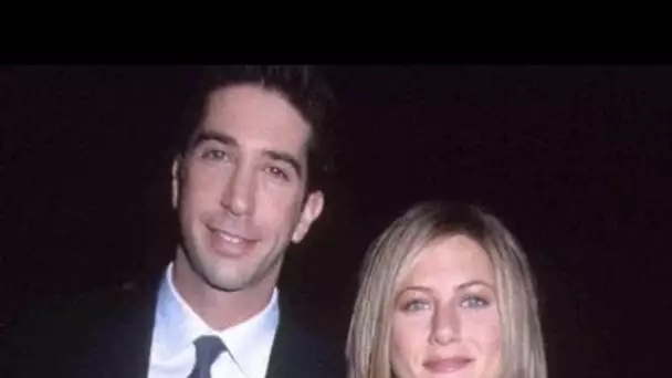 Jennifer Aniston en couple avec David Schwimmer ? Les stars de Friends seraient...