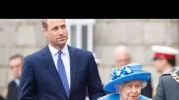Comment le prince William s'est intensifié pendant que la santé de la reine fait peur "la remise du