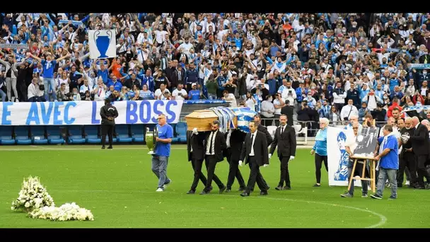 "On est là pour lui" : à Marseille, les supporters rendent hommage à Bernard Tapie