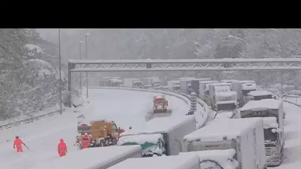 Fortes chutes de neige dans les régions de la côte ouest du Japon