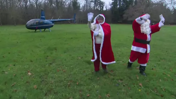 Au château de Cheverny le père et la mère Noël sont arrivés en hélicoptère