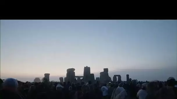 8 000 personnes se rassemblent à Stonehenge pour le solstice d'été