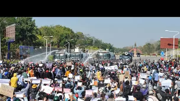 En Birmanie, les manifestants anti-coup d'État bravent les menaces de l'armée