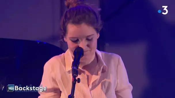 Liz Van Deuq : 'Beguin' en live pour le concert Backstage