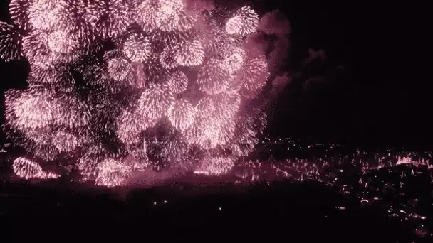 Regardez le plus gros feu d’artifice du monde !