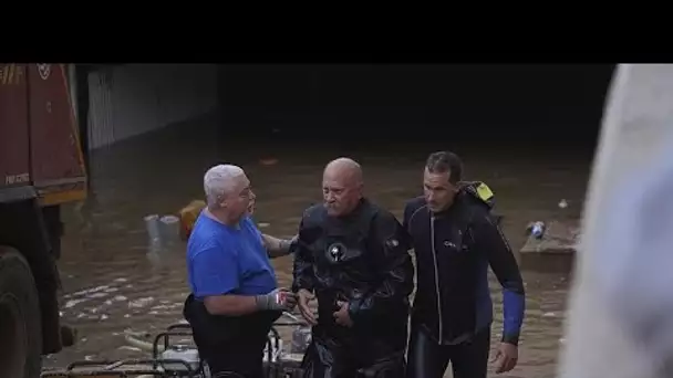 Inondations en Espagne : la difficile recherche des disparus