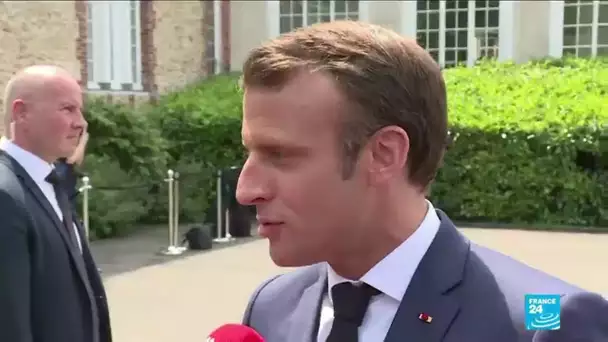 "Jouer ensemble": Macron passe ses consignes aux Bleues à Clairefontaine