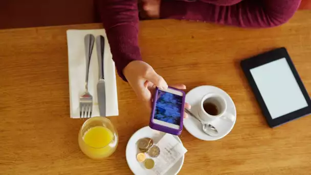 «C'est une personne lambda», à Bordeaux, un voleur dérobe les tirelires à pourboires des restaurants