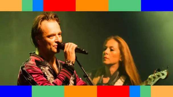 David Hallyday  Sa fille Emma Smet joue la groupie à l'un de ses concerts en province